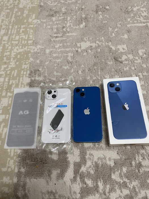 Айфон 13 синего цвета