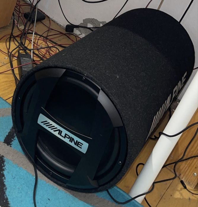 Vand subwoofer alpine