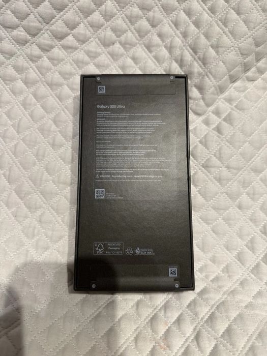 Продаю два Samsung S25 Ultra . Новые с США доставка