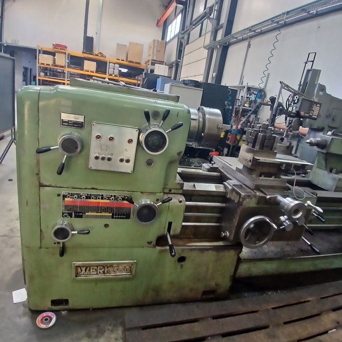 Vânzare mașini unelte.