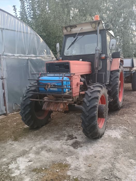 Tractor UTB și utilaje