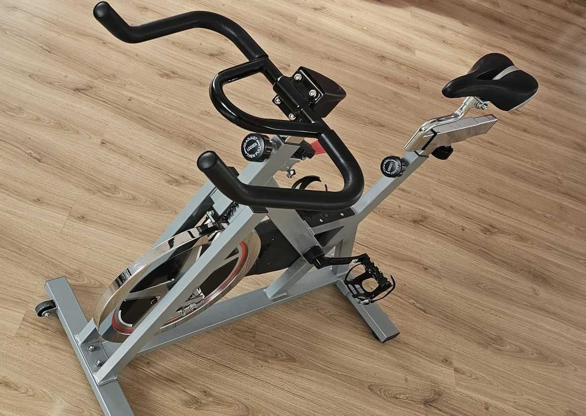 Bicicleta Spinning Ecofit 8284C, abonament indoor cycling online cadou
