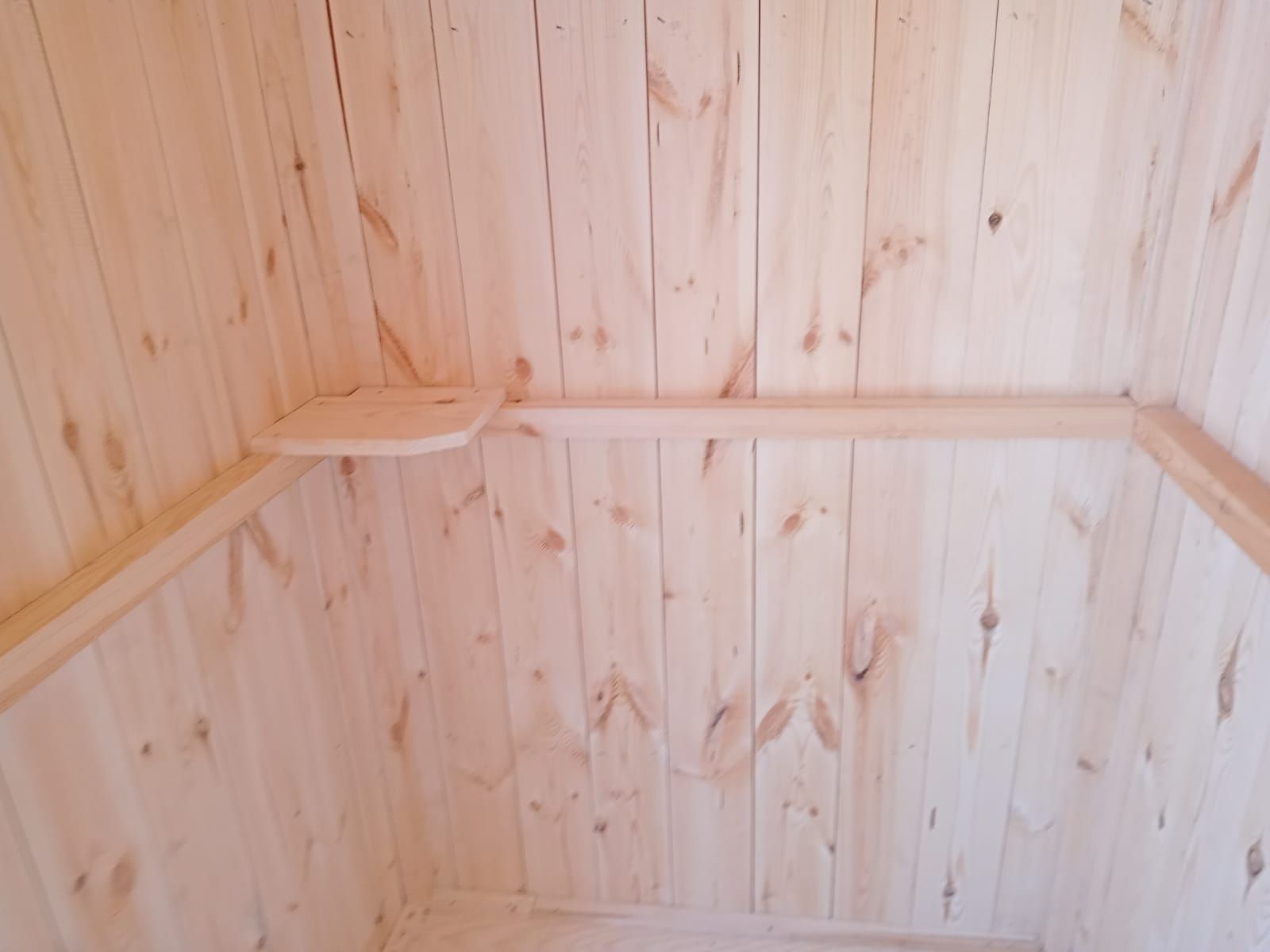 Душевая кабинка деревянная