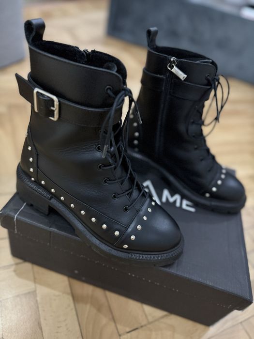 Боти от естествена кожа