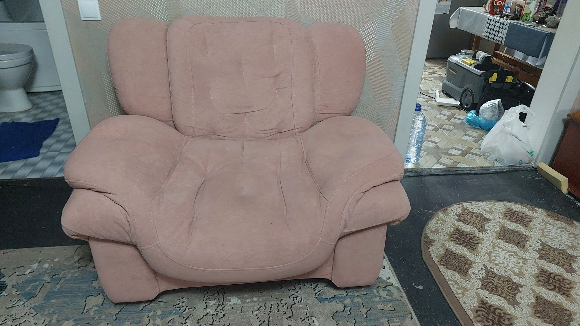 Продам диван в новом состояние