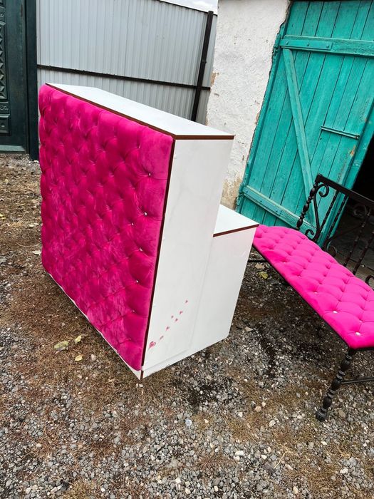 Продается ресепшн полки  и стуля