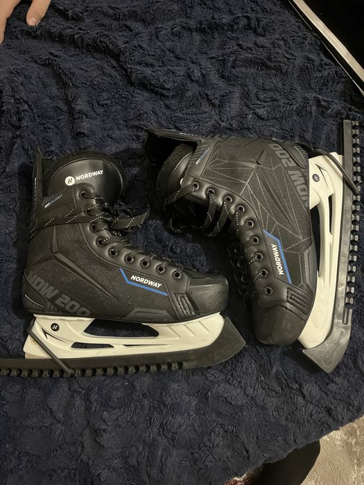 Продам коньки хоккейные