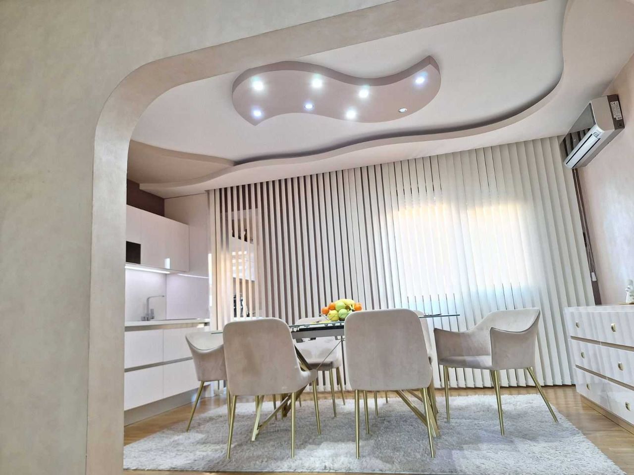 Продава се Тристаен апартамент в Пловдив, Гагарин - 102 кв.м за 1657 €/кв.м - Снимка #2
