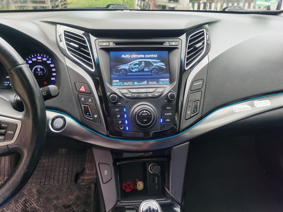Hyundai i40 2012 blue drive 116hp.