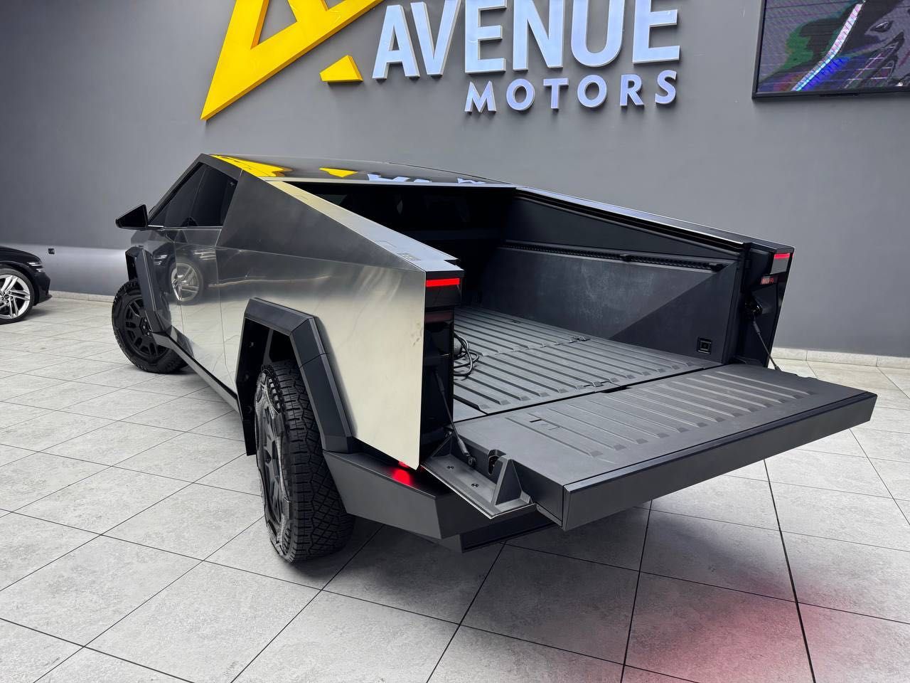 Продается Tesla Cybertruck Cyberbeast