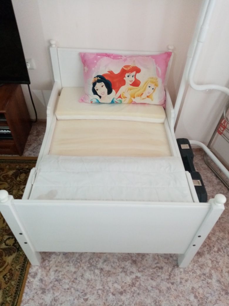 Кровать Икея  детская.