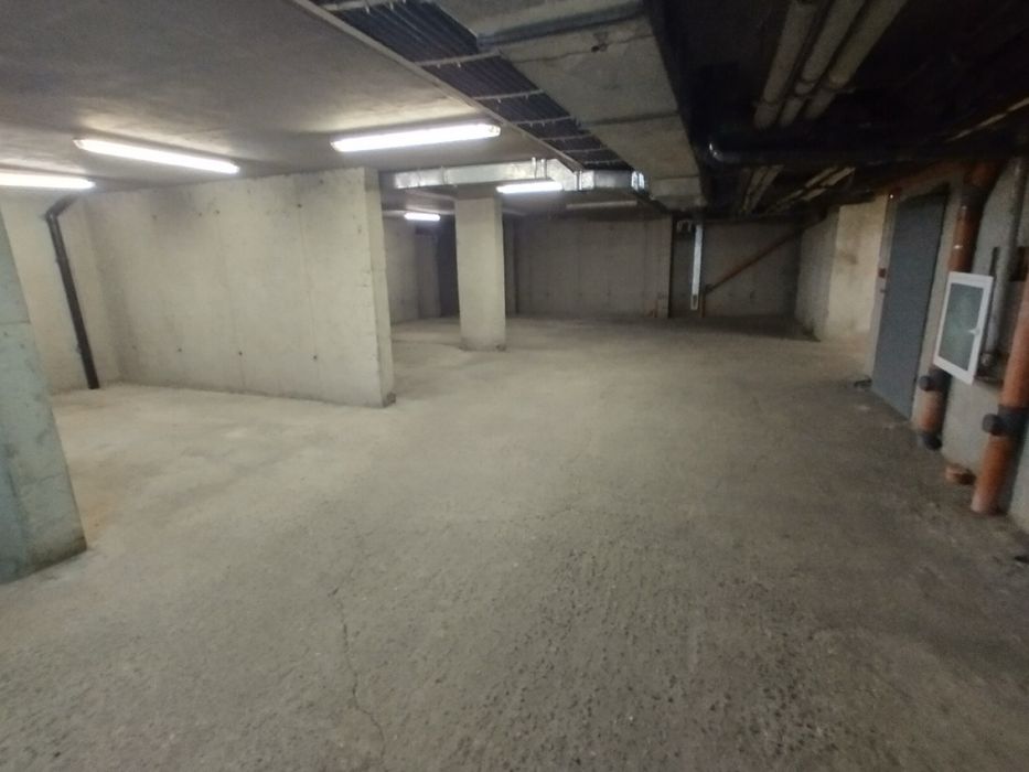 Дава се под наем Гараж / Паркомясто в ж.Зоопарк - 13 кв.м за 153 € - Снимка #1