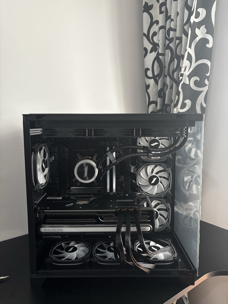 Pc gaming rx 7900xtx nitro + ryzen 5 9600x