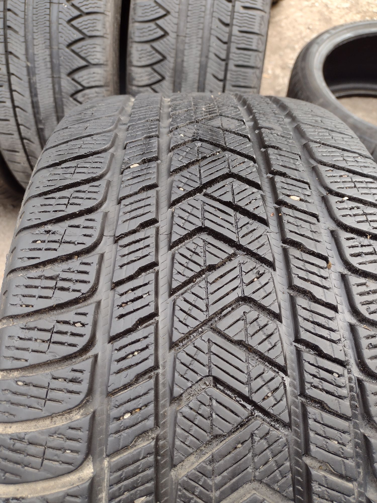 Перфектна Единична 275/40/20 Pirelli Scorpion RSC dot4123