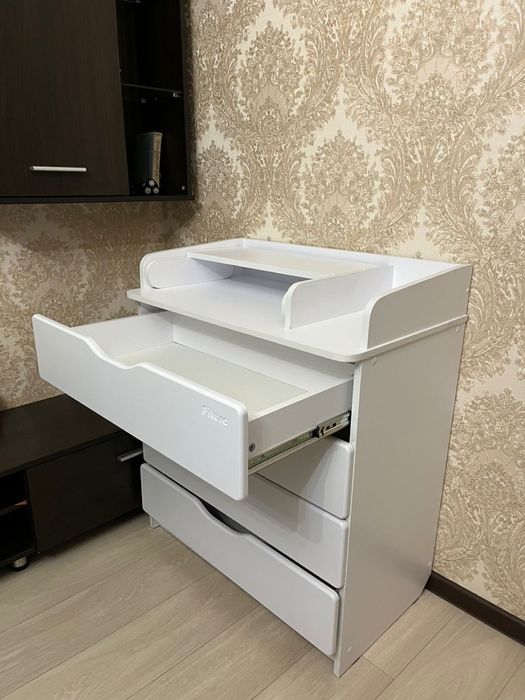 Продам детскую тумбу с пеленальным столиком