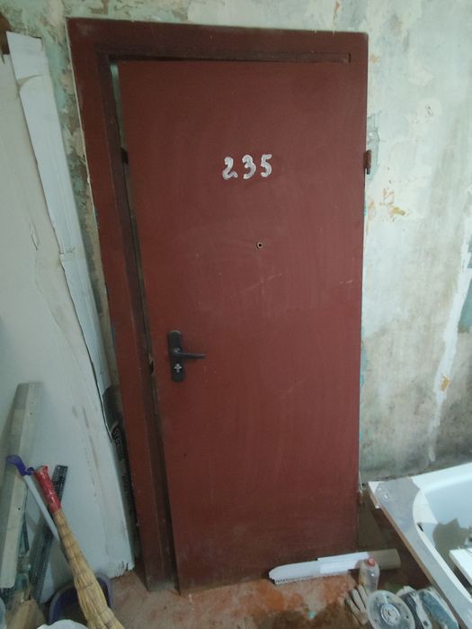 Продам дверь металлическую