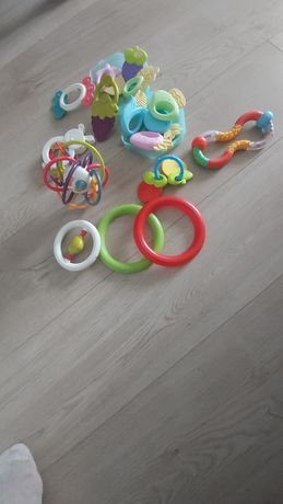 Продам игрушки детские для маленьких