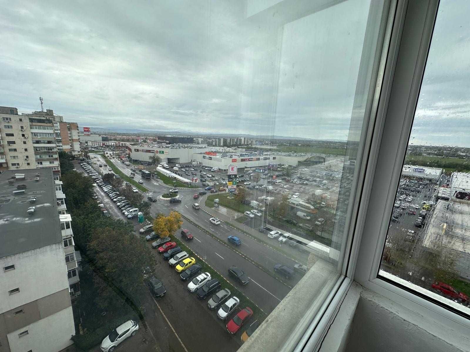 Proprietar , inchiriez apartament 3 camere cu vedere la Mall