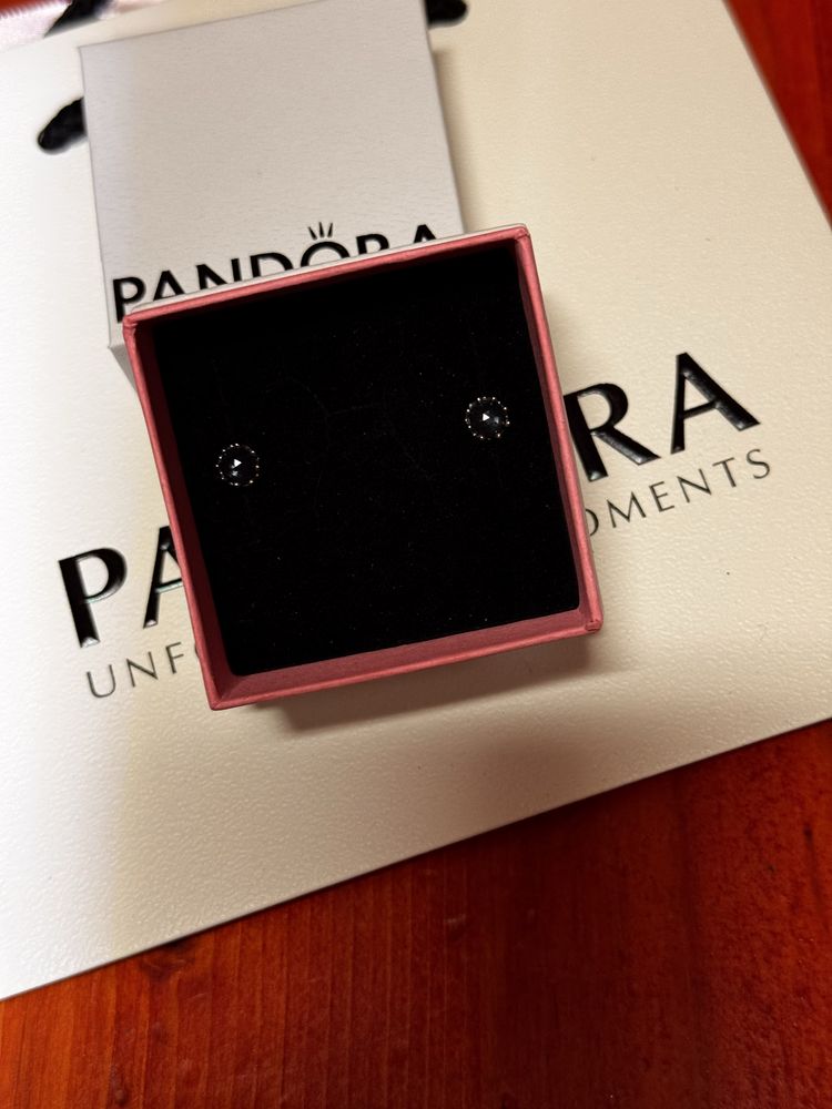 Пандора обеци Pandora