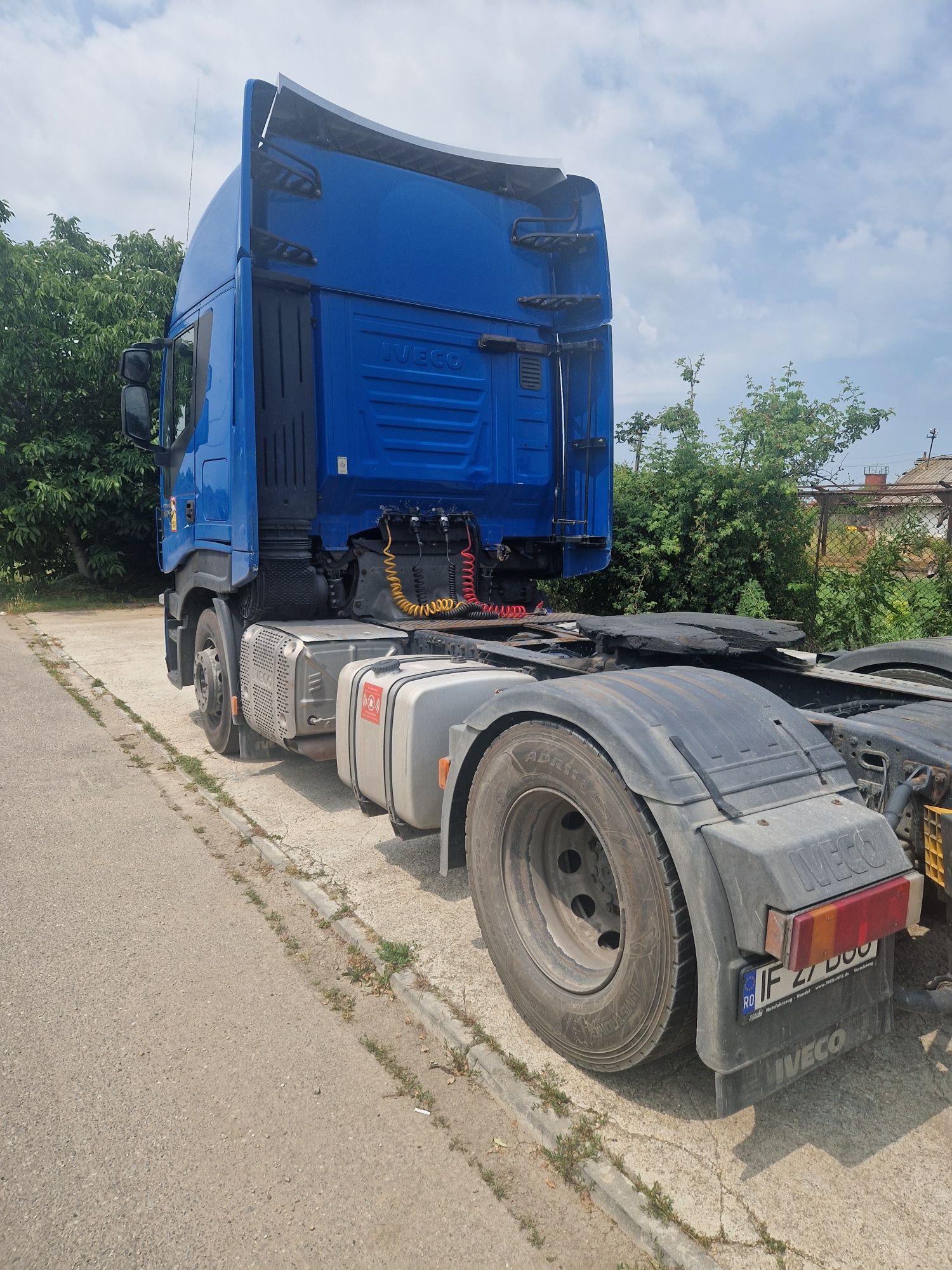 Iveco Stralis 460 schimb cu miniexcavator