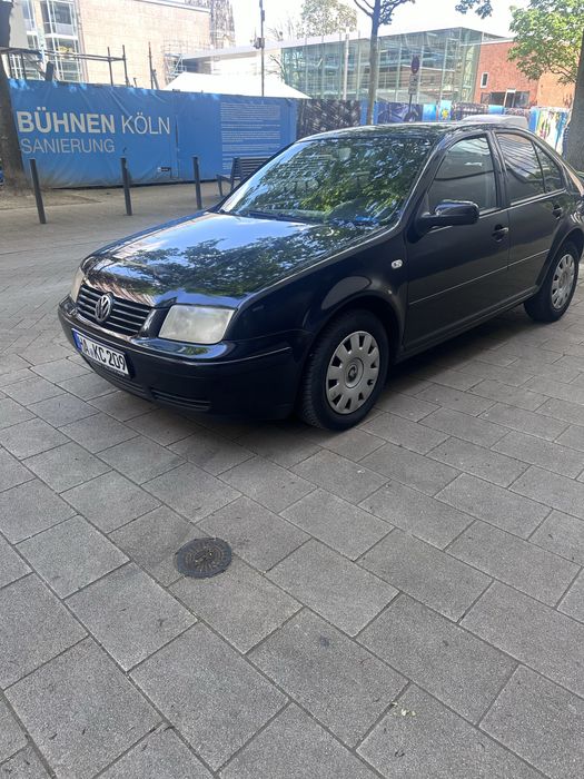 Volswagen bora 1.9 ,6 trepte 131 de cai  si iphone 16 pro max de 256