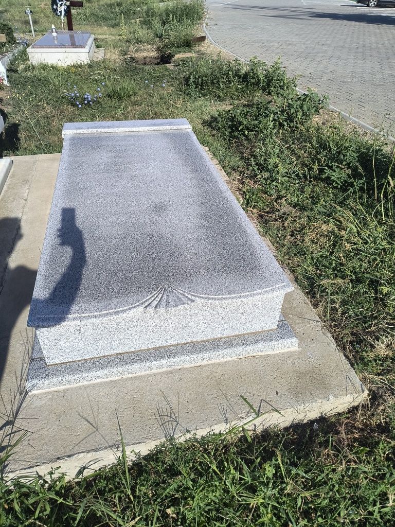 Loc de veci cu cavou de vânzare în cimitirul Bărăbanț