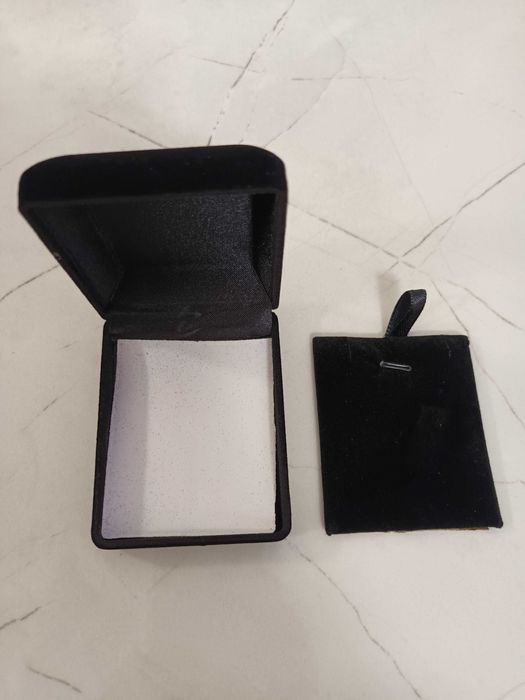 Кутия за колие, огърлица, бижута