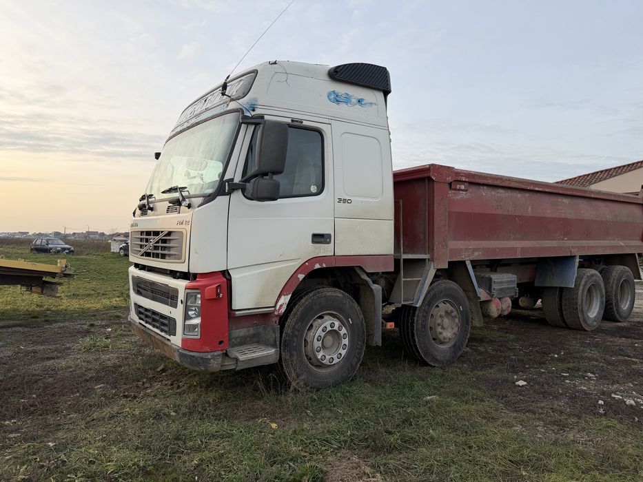 Volvo 8x4 basculabil