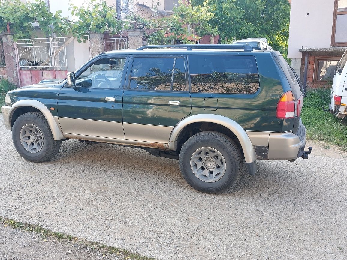 Mitsubishi  Pajero