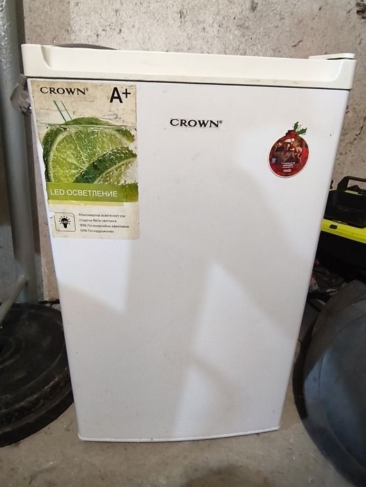 Хладилник марка Crown