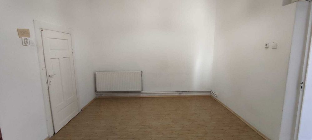 Inchiriez CASA 3 camere ultracentral Brasov