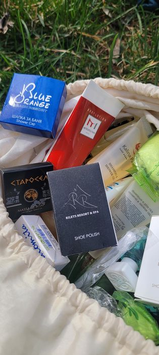 Хотелски сапунчета, шампоани и принадлежности