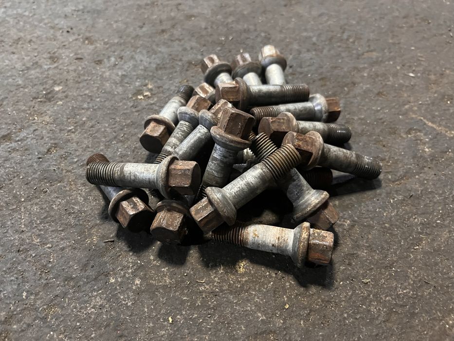 Оригинални дълги болтове за Мерцедес