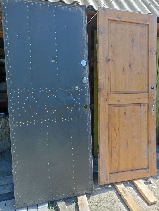 Двери деревянные