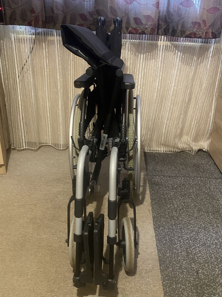 Carucior handicap scaun cu rotile batrani