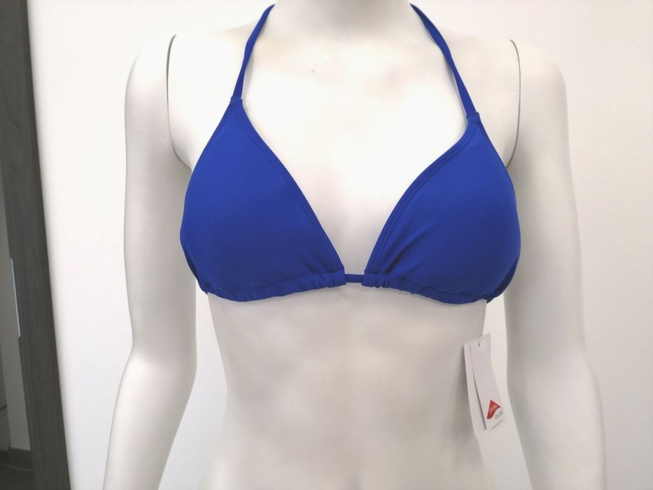 Vand aproximativ 2000 de costume de baie C&A