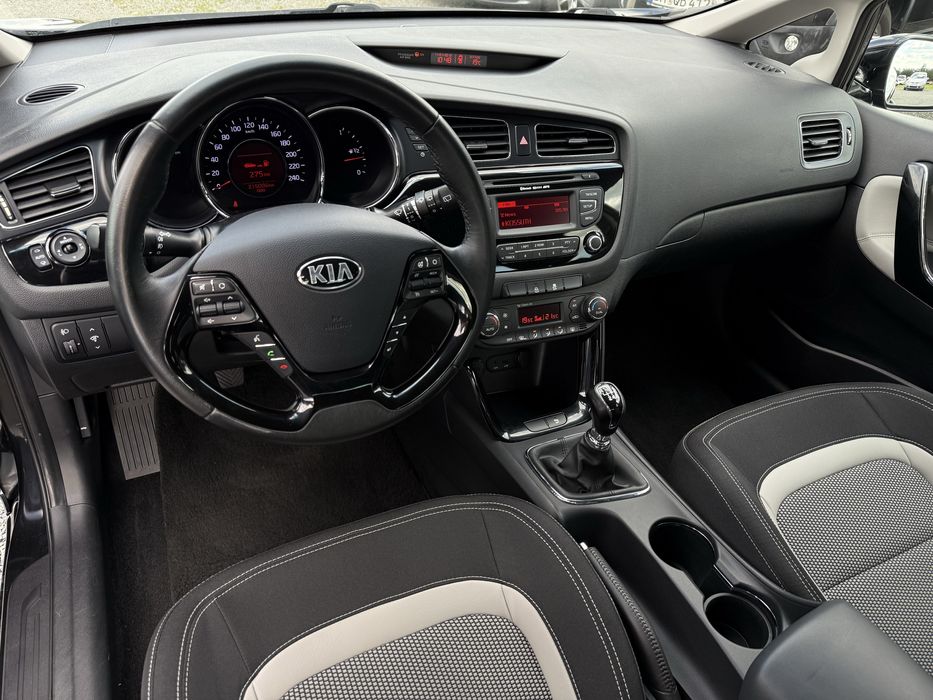 Kia Ceed Hatchback 1.6 CRDi 110cp 6+1 trepte Euro5, RAR Efectuat!