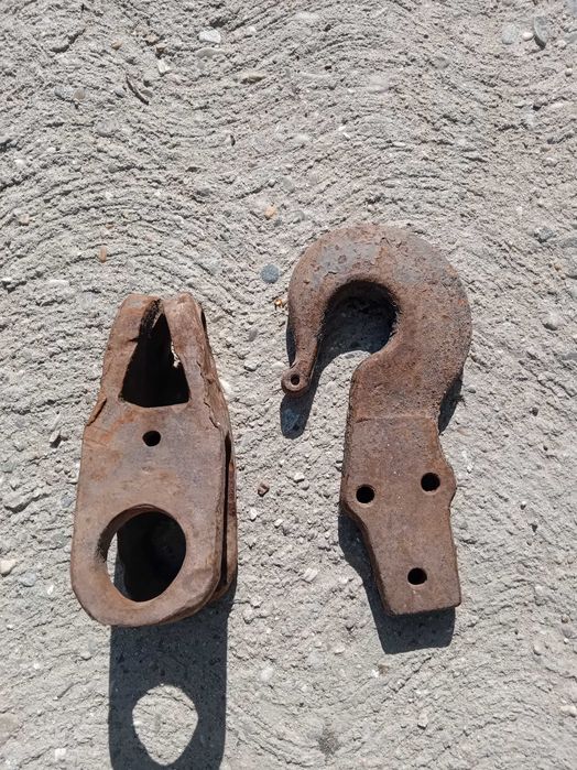 Cuplă pentru tractor si cîrlig de remorcare