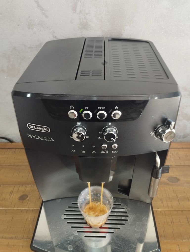 Aparat/espressor cafea DeLonghi Magnifica/transport gratuit