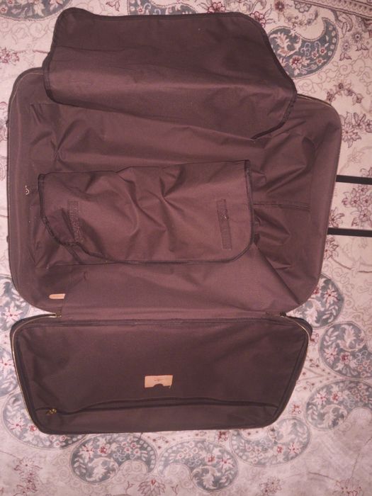 Продаю чемодан в отличном состоянии