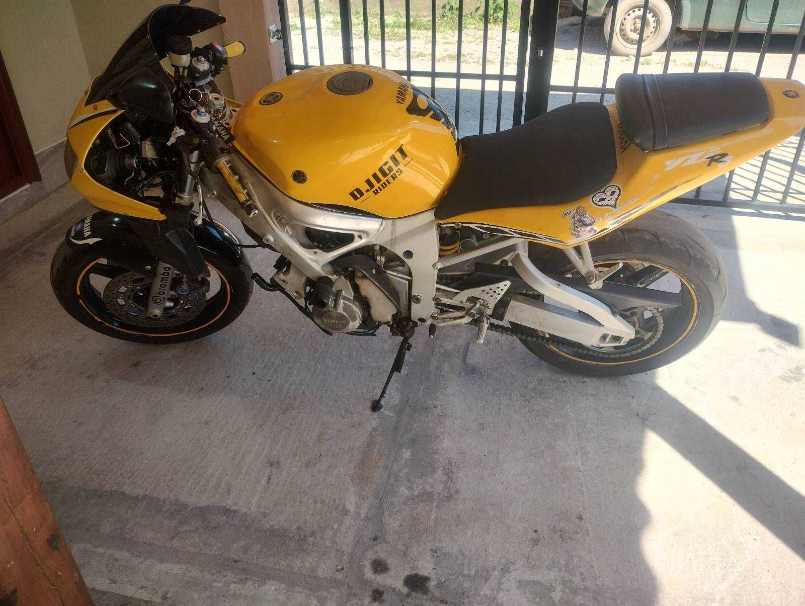 Yamaha YZF-R6 на части