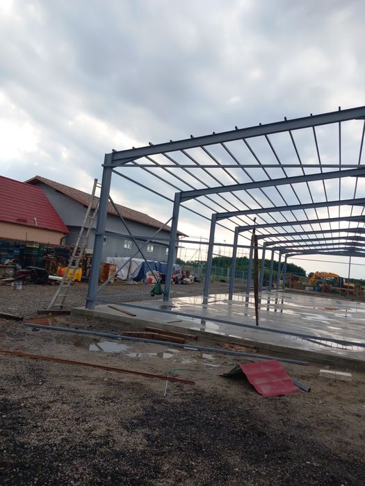 Vând hală metalică confecționată din europrofile pe prețuri mici de pr