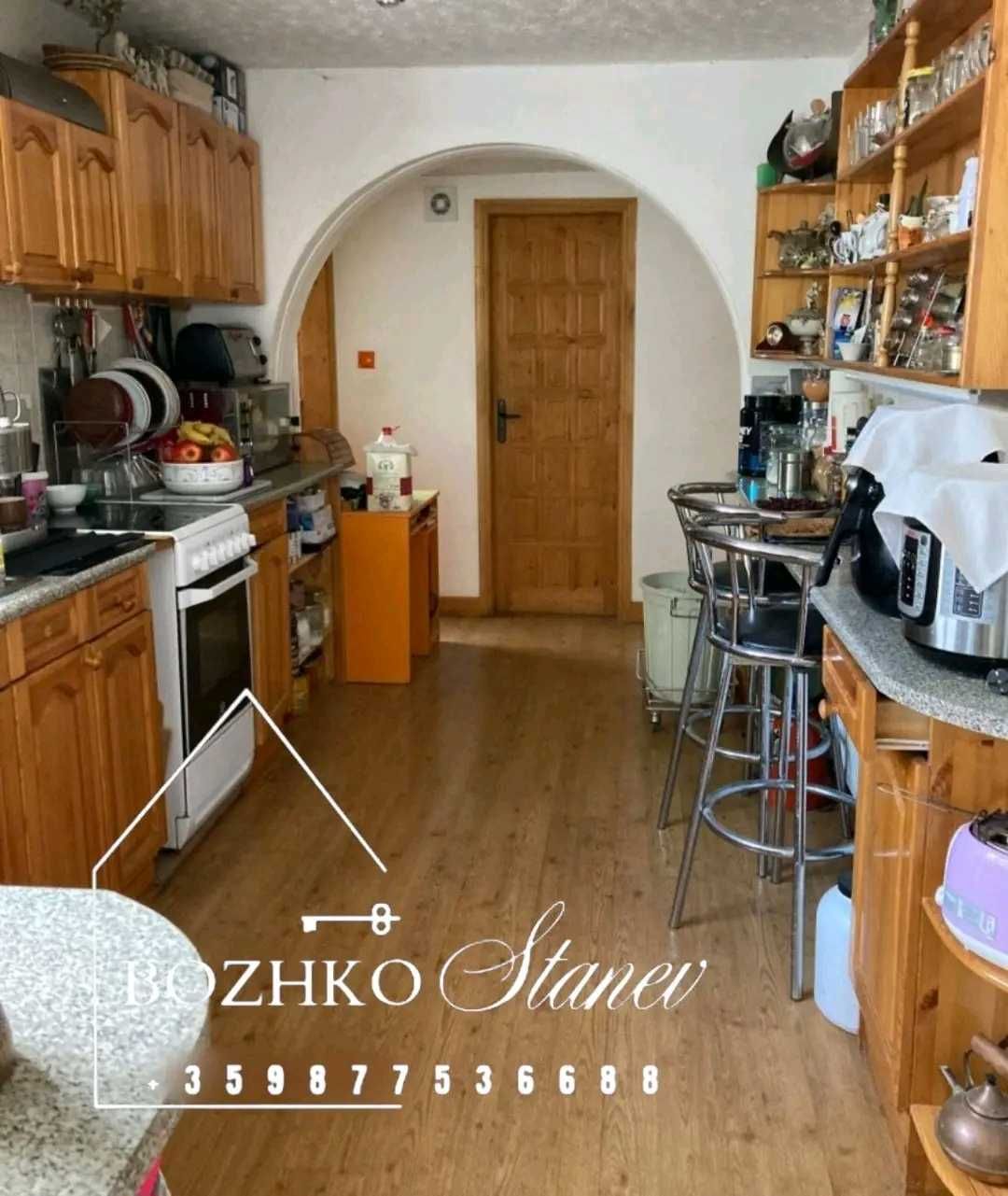 Продавам къща в с. Детелина