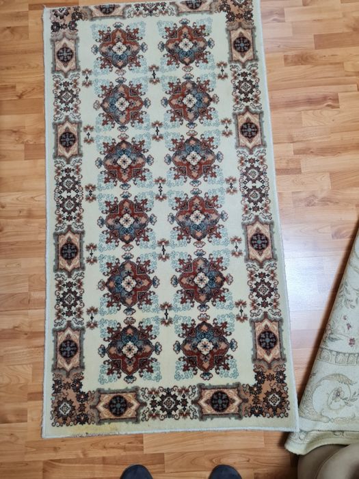 mocheta din lana dimensiuni 190 cm/ cm