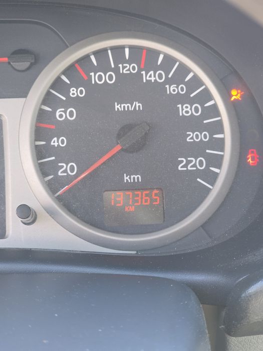 Clio 2, 2005 – 138.000 km, perfect pentru oraș