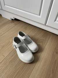 Pantofi serbare fete lac 32 alb
