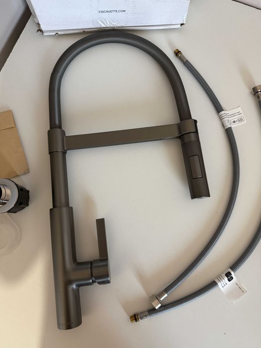 Baterie de bucătărie SCHÜTTE Miami, pipa pivotantă 360°