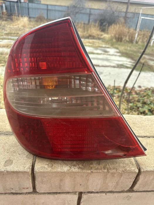 Продам б/у фару от камри 30 левая сторона