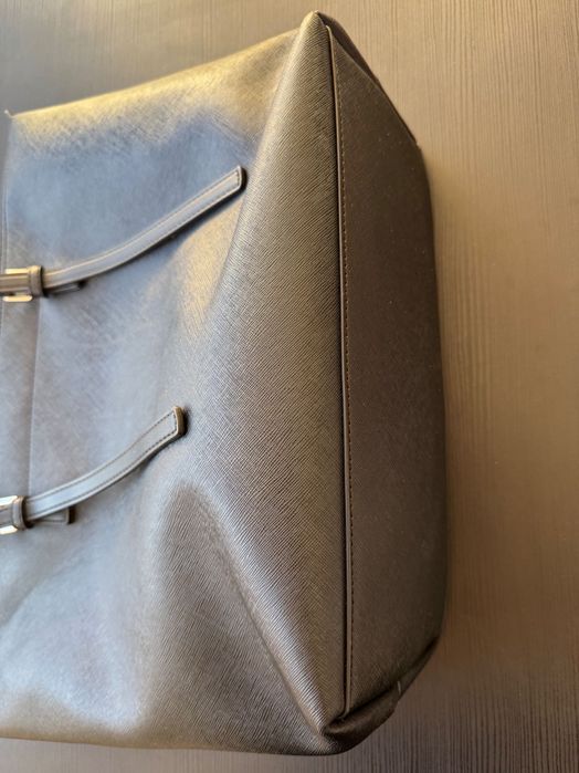 Geantă mare din piele Calvin Klein pentru femei nouă