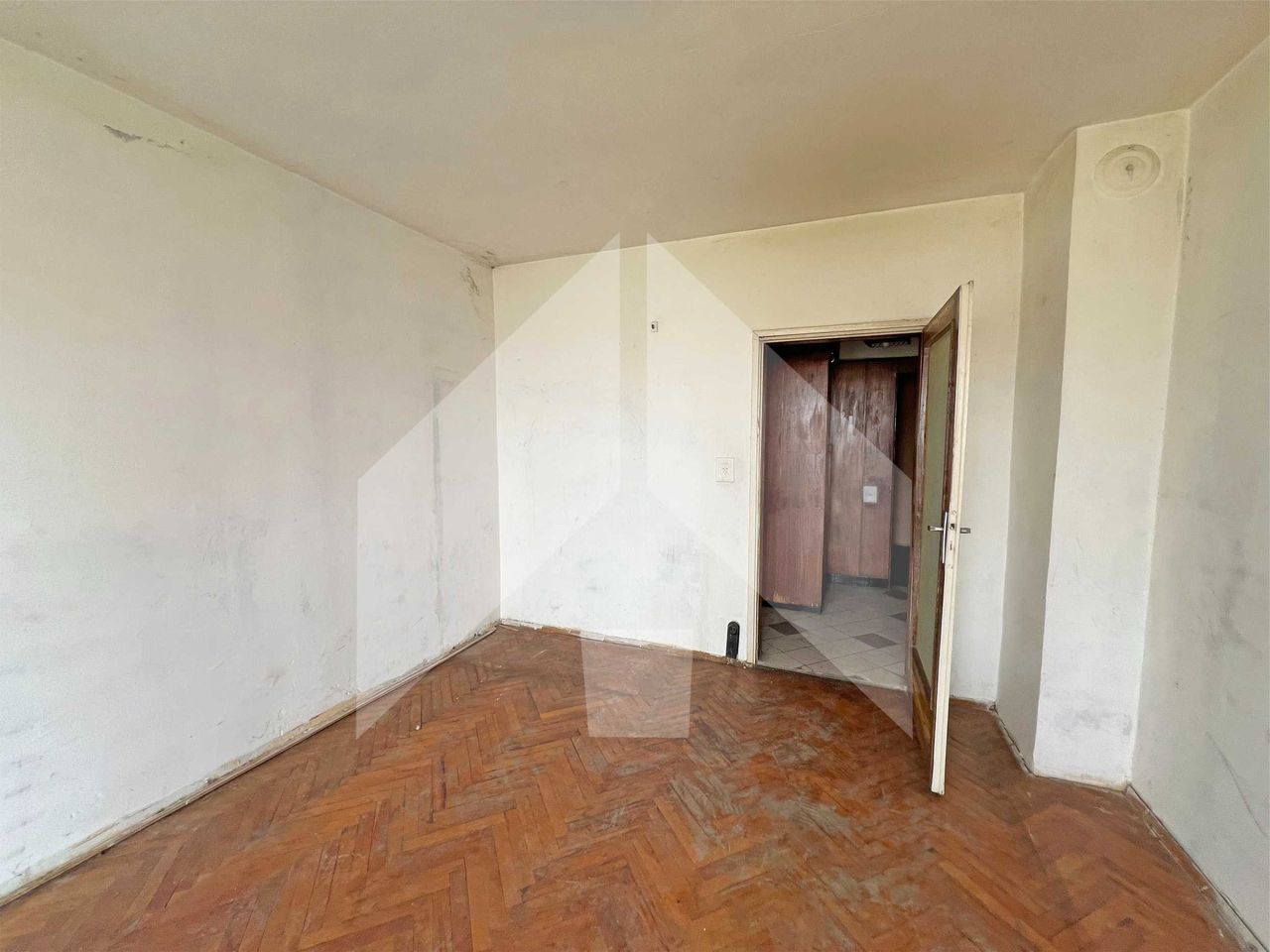 Продава се Двустаен апартамент в Нови пазар - 75 кв.м за 612 €/кв.м - Снимка #2